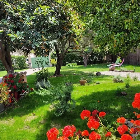 Un Jardin Pres De La A 700 M